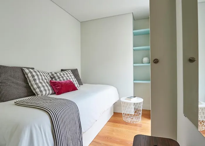 Modern Bica Dos Olhos *