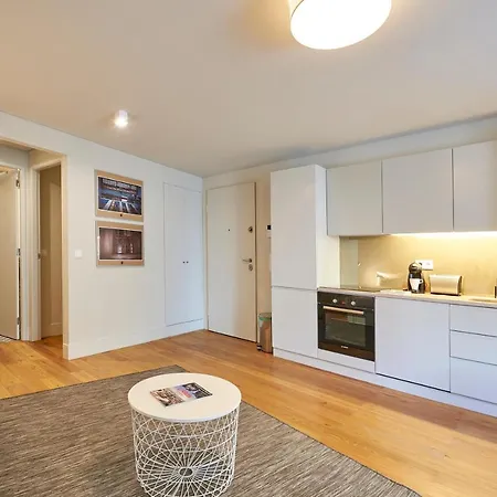 Modern Bica Dos Olhos アパート